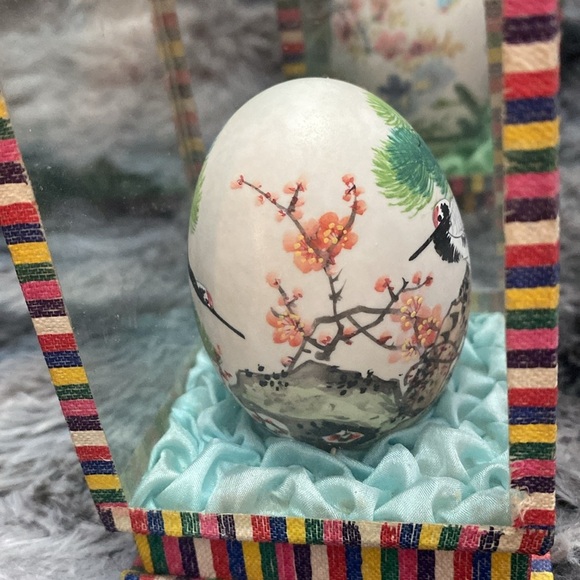 Vintage Oriental Hand-Painted Eggs In Display Cases - Picture 3 of 16